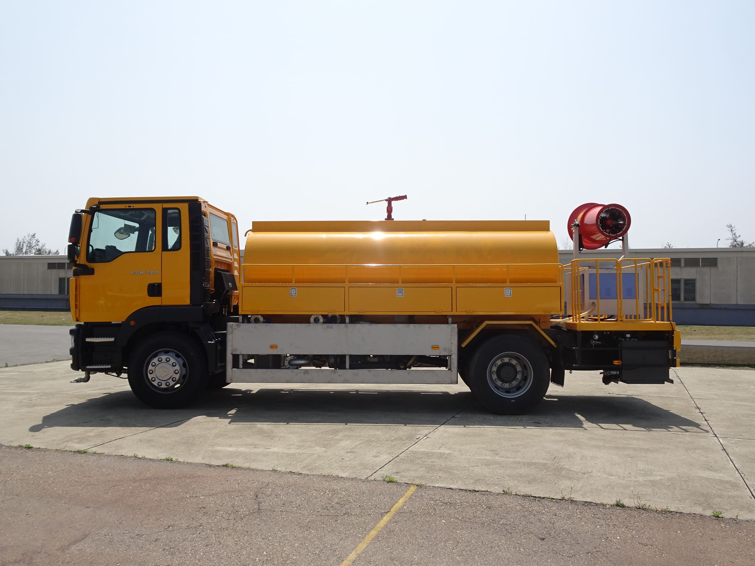 大型灑水車SW600 - 大來重工有限公司